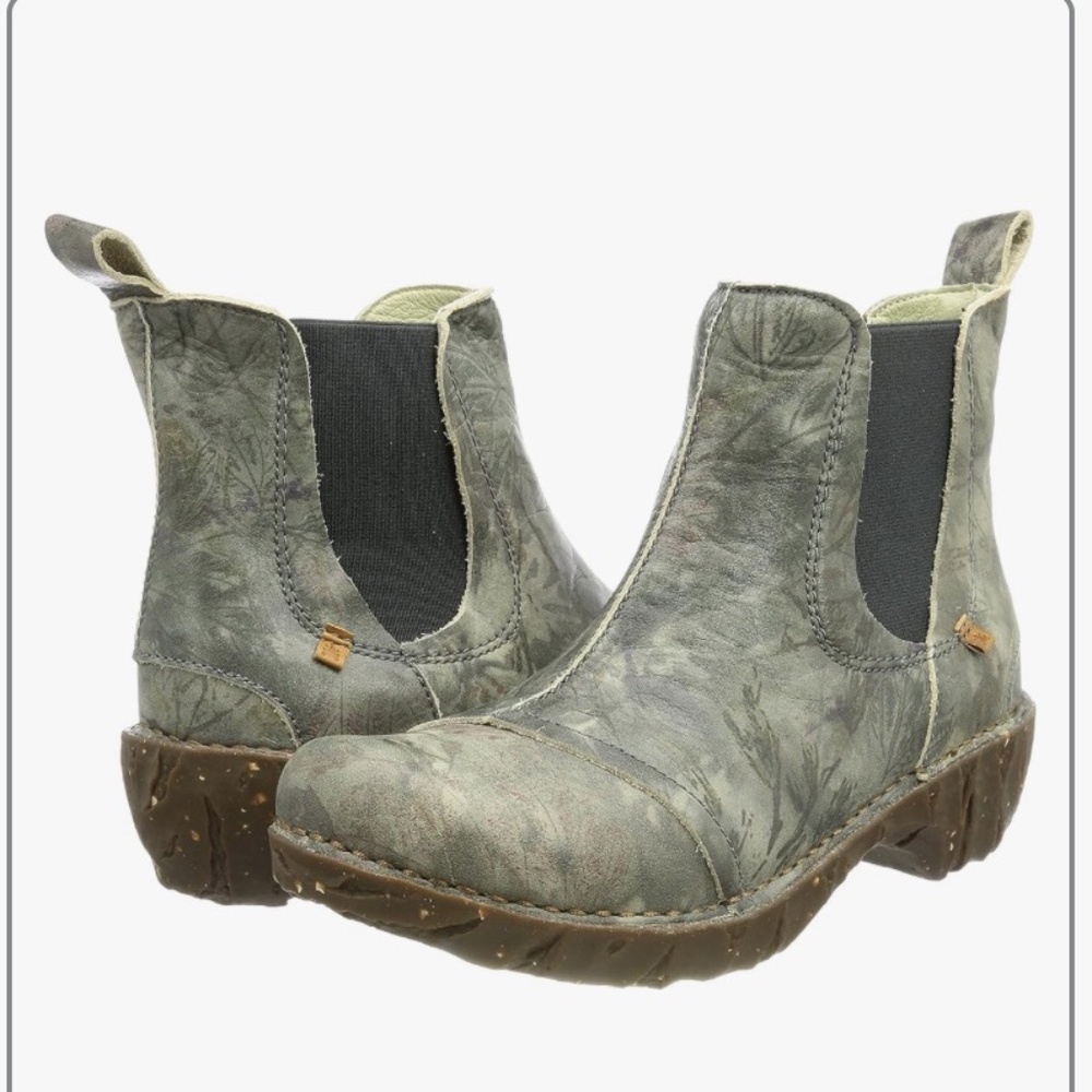 Women’s size 8. El Naturalista Women's N158 Yggdrasil Ankle Bootie